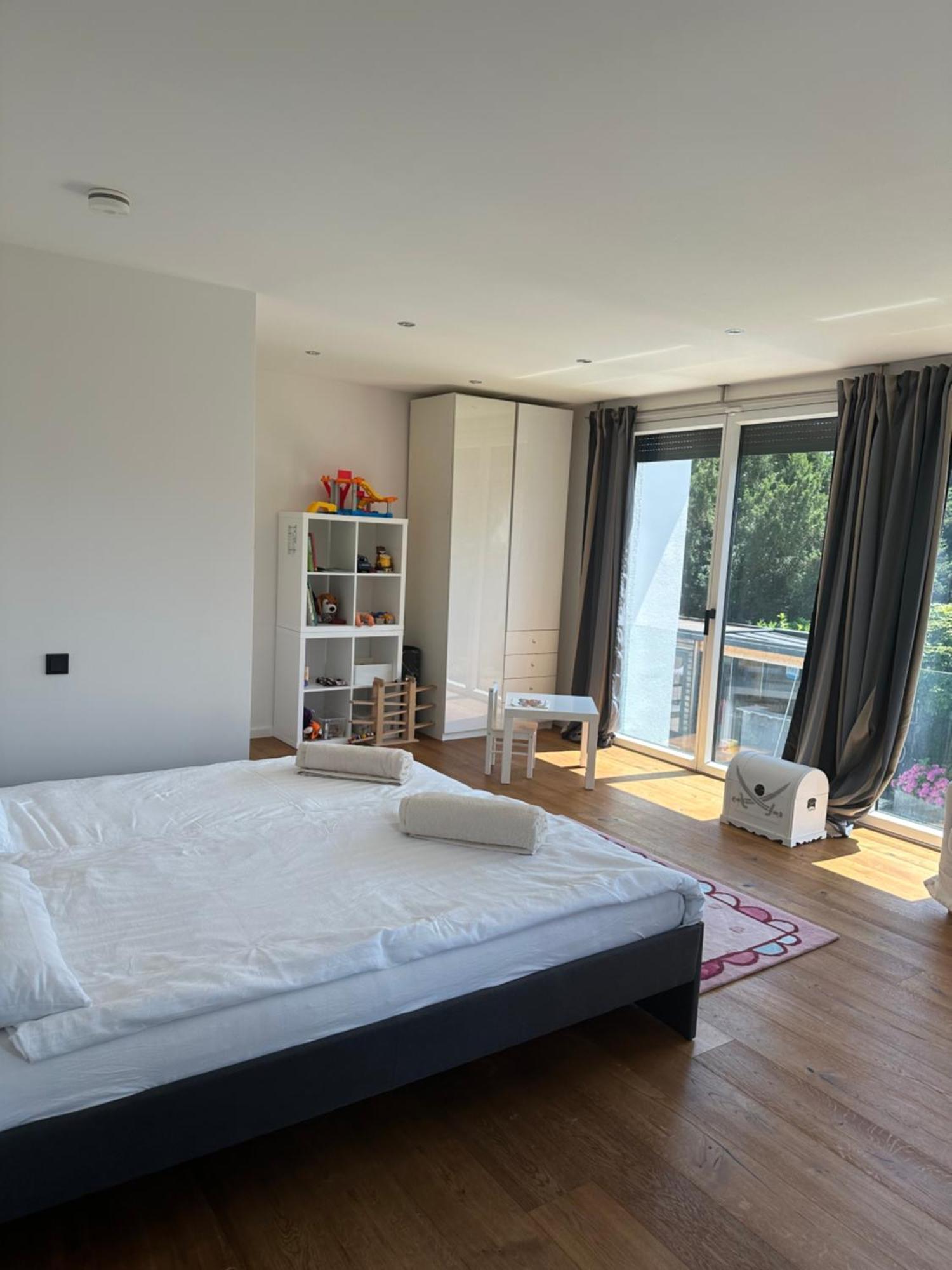 Outstanding 9 Bedroom With Pool In * München