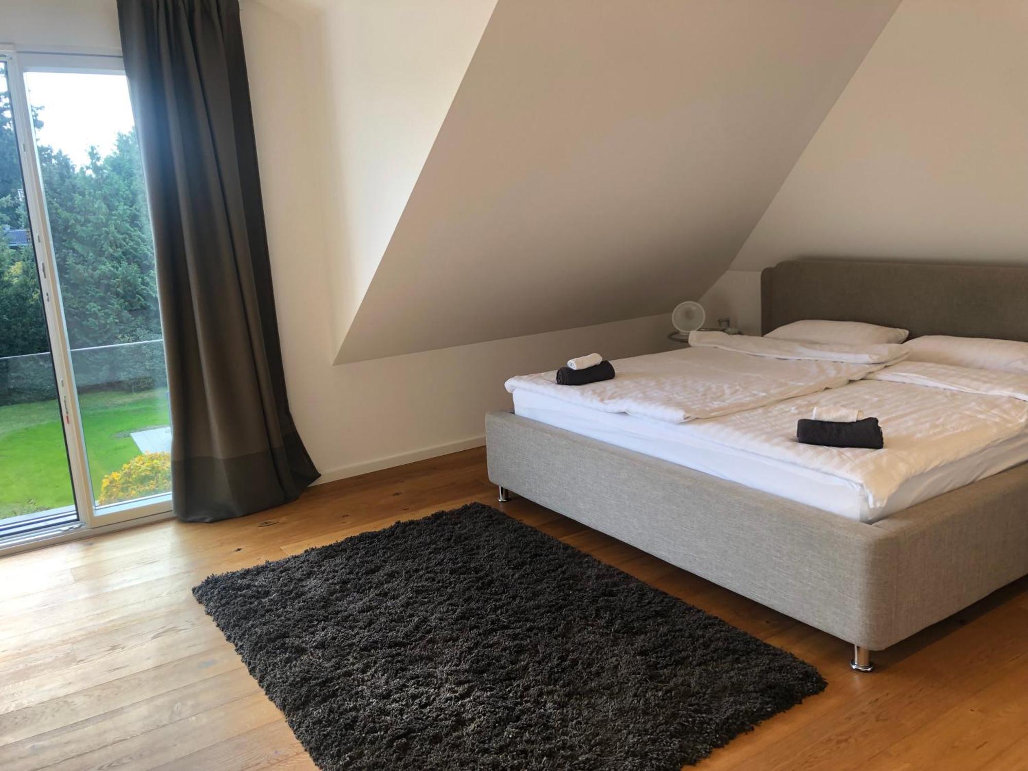 Villa Outstanding 9 Bedroom With Pool In München